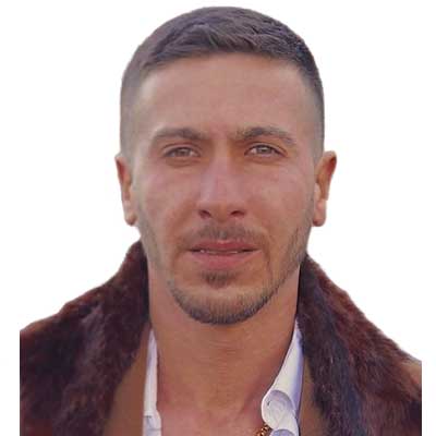 آقای جمشیدی مدیر مجموعه